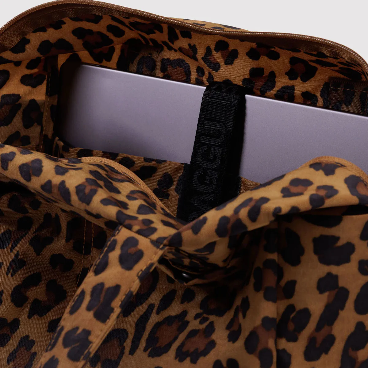 Baggu Everyday Cloud Bag - Leopard - Image 3