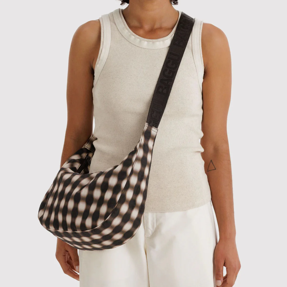 Baggu Medium Nylon Crescent Bag - Blurred Gingham Brown - Image 2