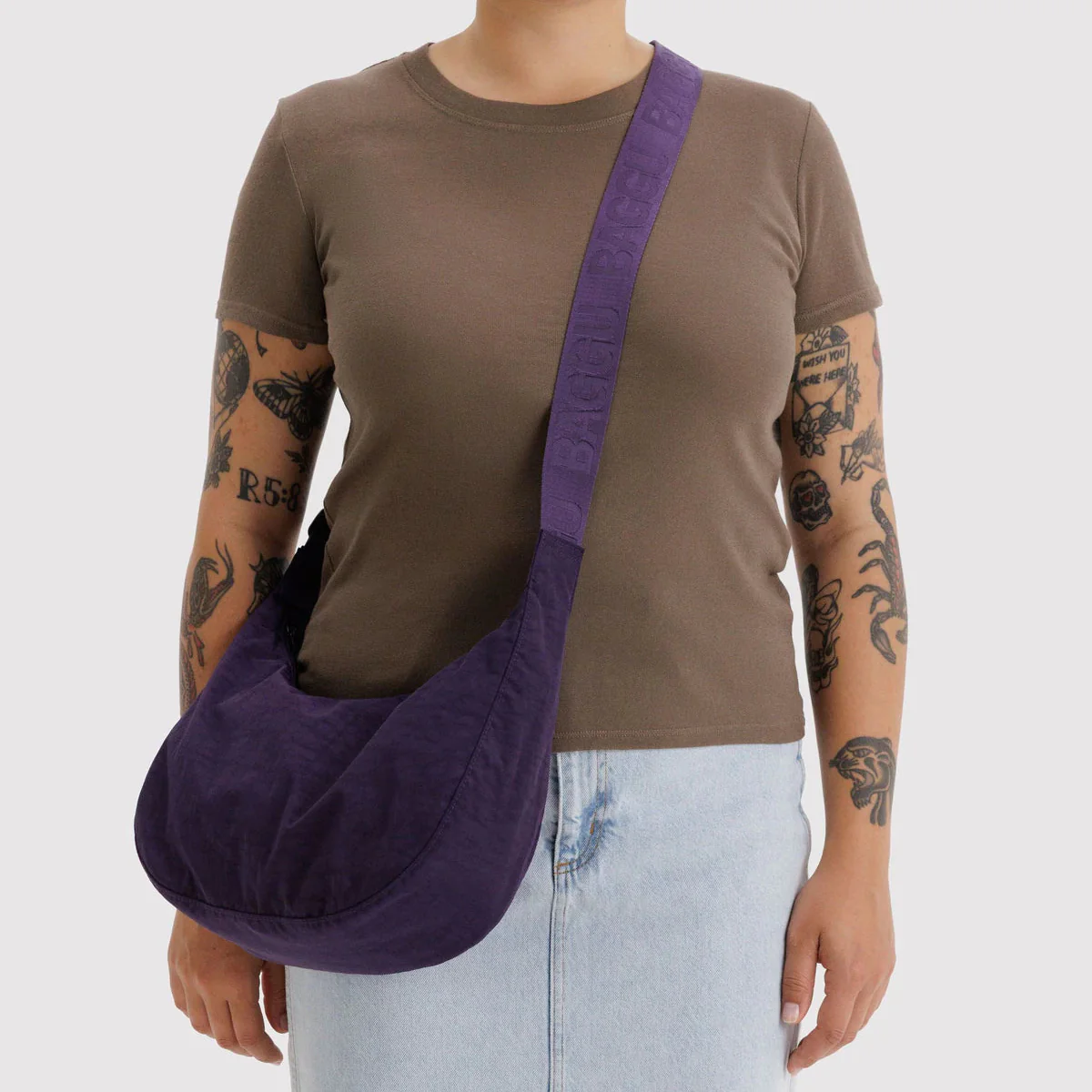 Baggu Medium Nylon Crescent Bag - Fig - Image 2