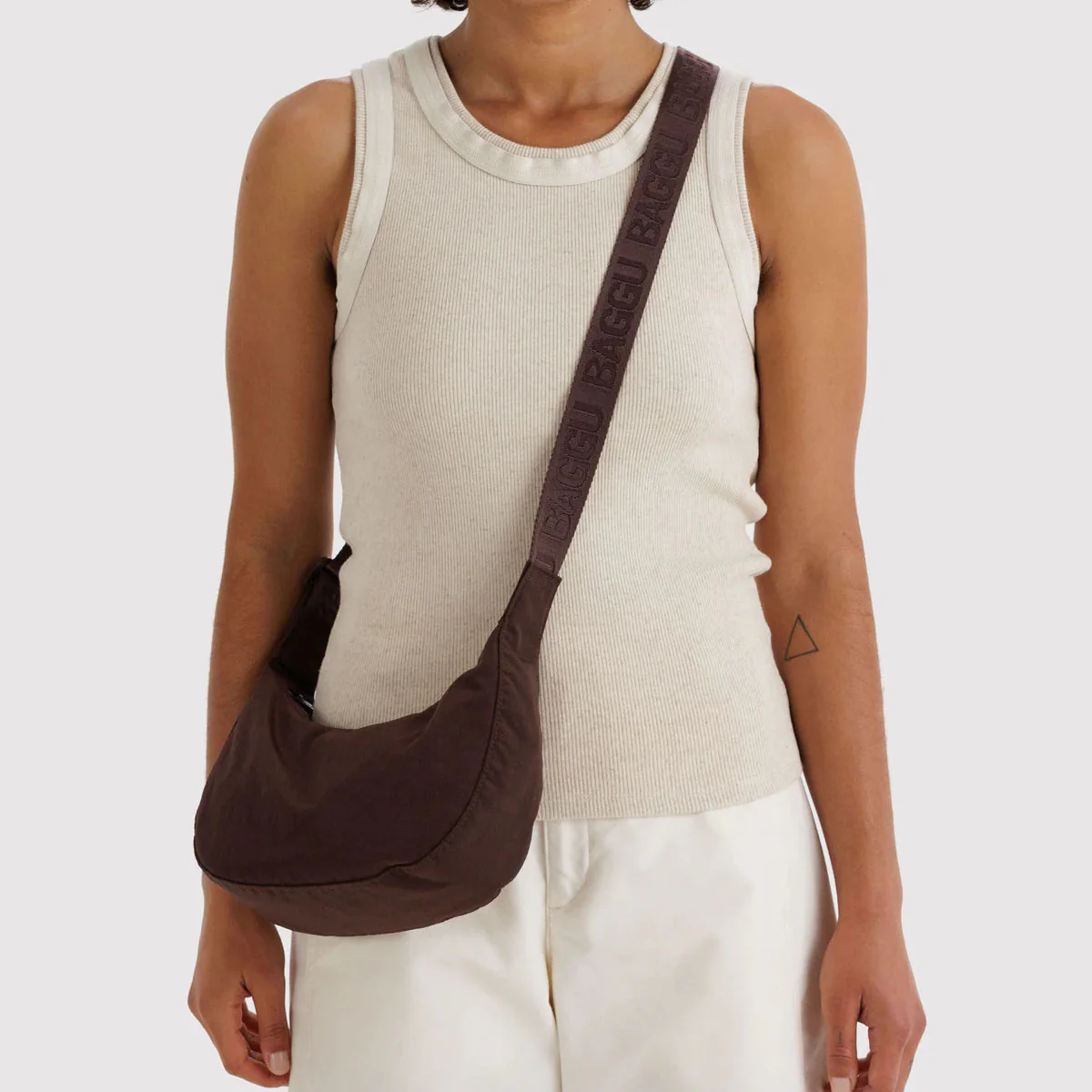 Baggu Small Nylon Crescent Bag - Coffee - Image 2