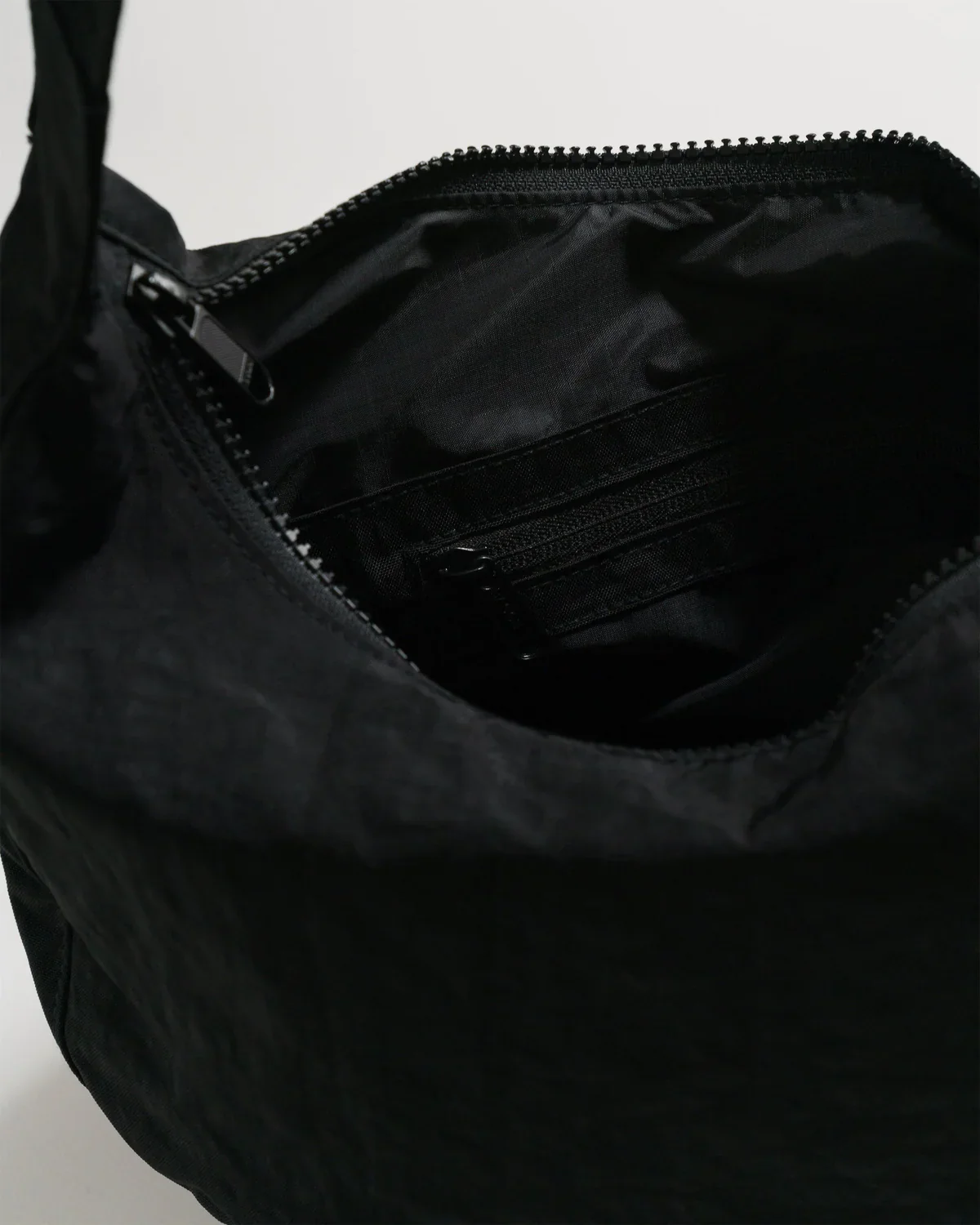Baggu Medium Nylon Crescent Bag - Black - Image 4