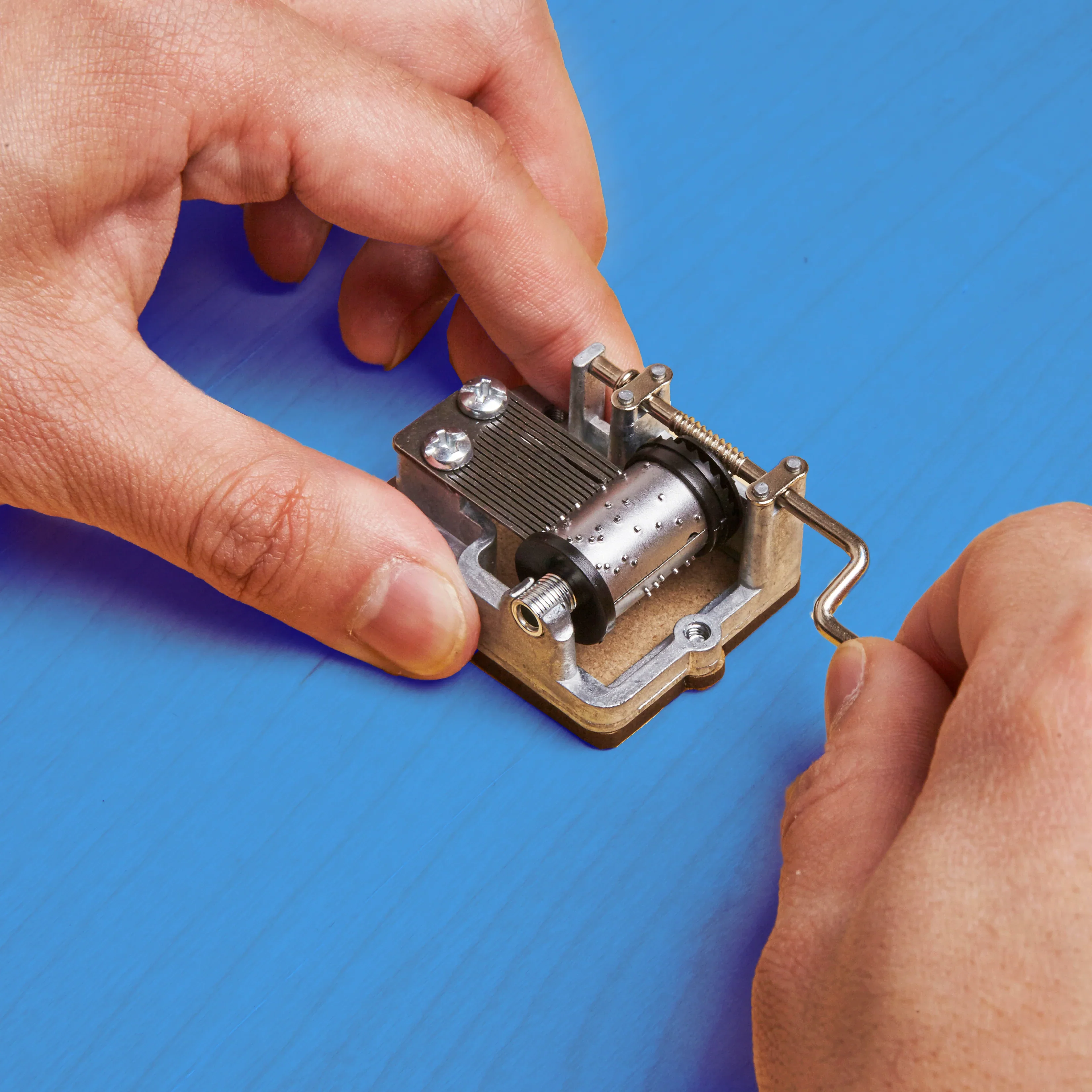 Hey Jude - Crank Handle Music Box - Image 2