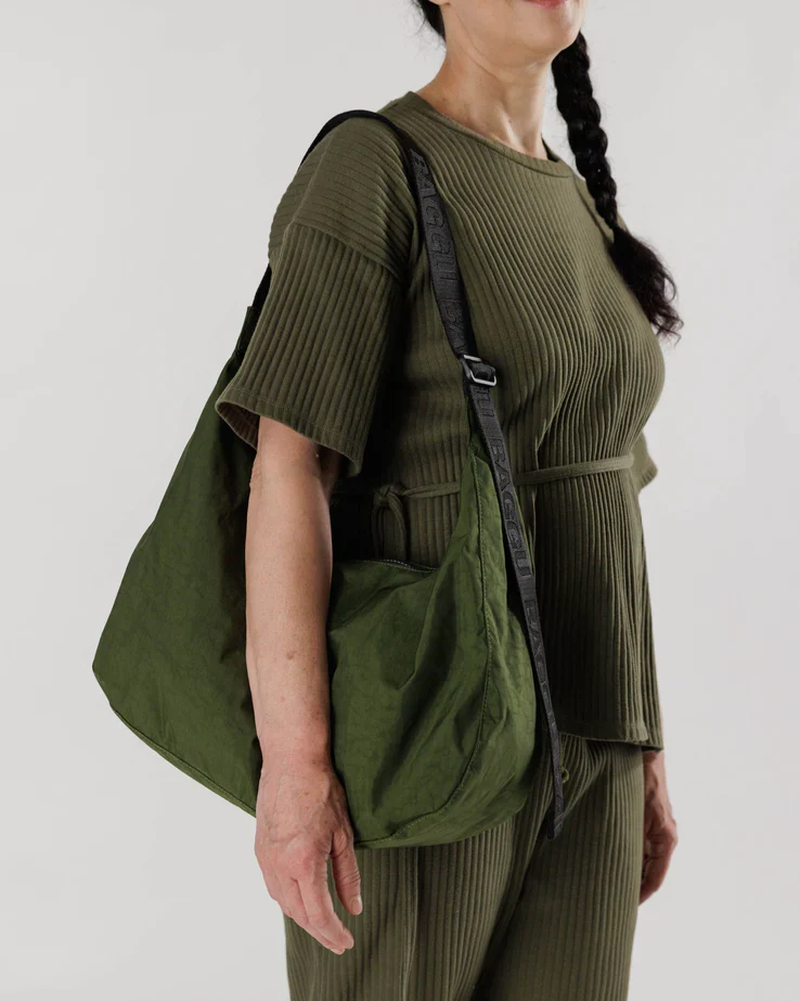 Baggu Large Nylon Crescent Bag - Bay Laurel - Image 3