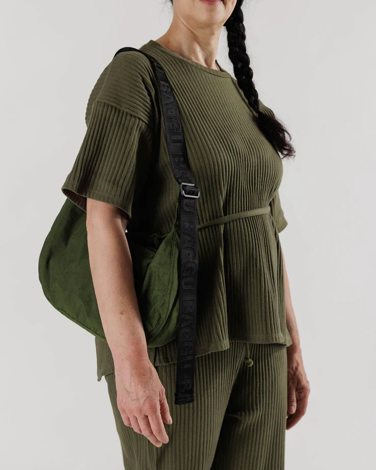 Baggu Medium Nylon Crescent Bag - Bay Laurel - Image 3