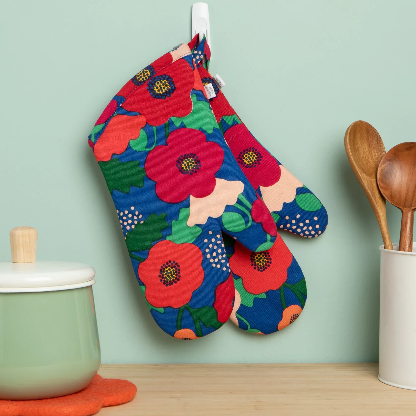 Set of Two Oven Mitts in Poppy - Image 2